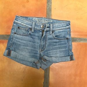 American Eagle Super super stretch Size 0 Medium wash jean shorts